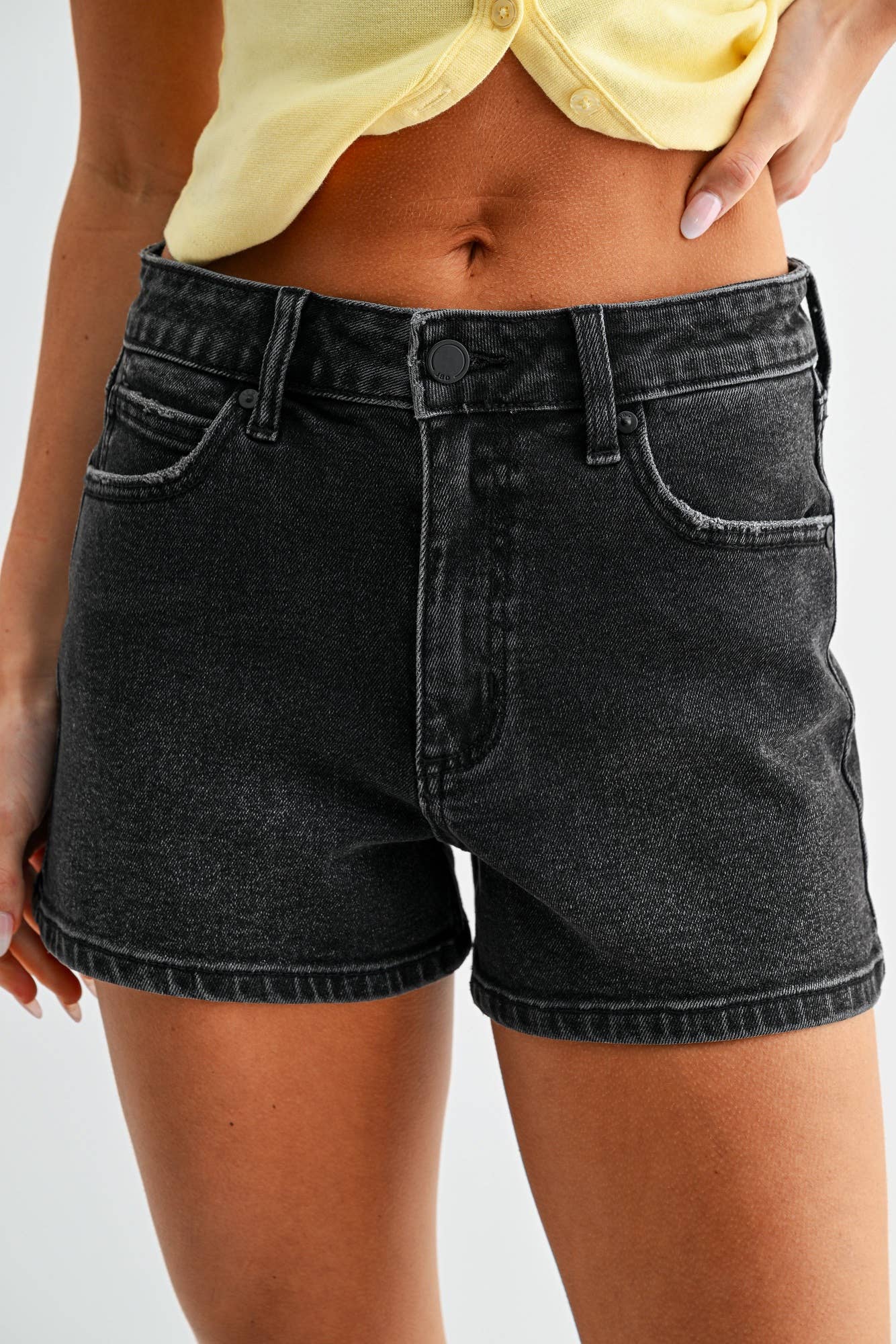 WBLK - Classic Hem Short